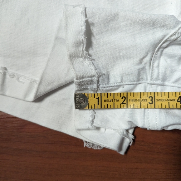 Abercrombie & Fitch High Rise Shorts - Picture 6 of 7